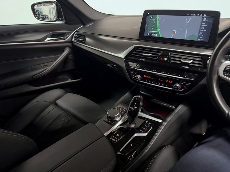 2022 BMW 5 Series 520i M Sport Saloon SALOON Petrol/Electric Hybrid Automatic
