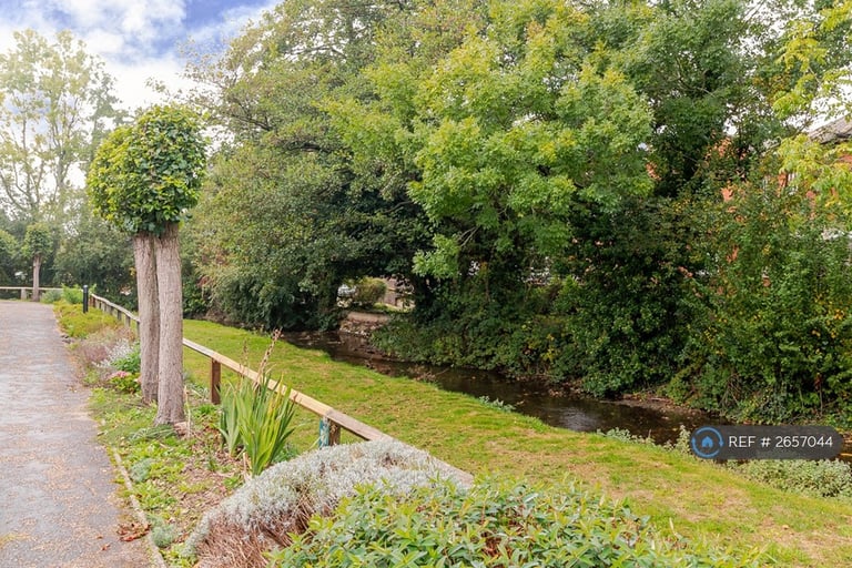 3 bedroom house in Saddlers Close, Fordingbridge, SP6 (3 bed) (#2657044)