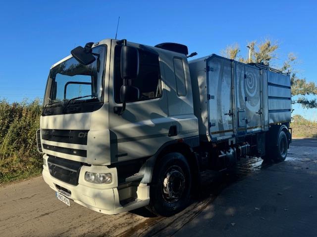 2013 DAF CF 65.220 sleeper Eurovac 1000 deep lift high volume combination tanker