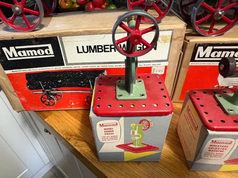 Mamod steam traction engine 