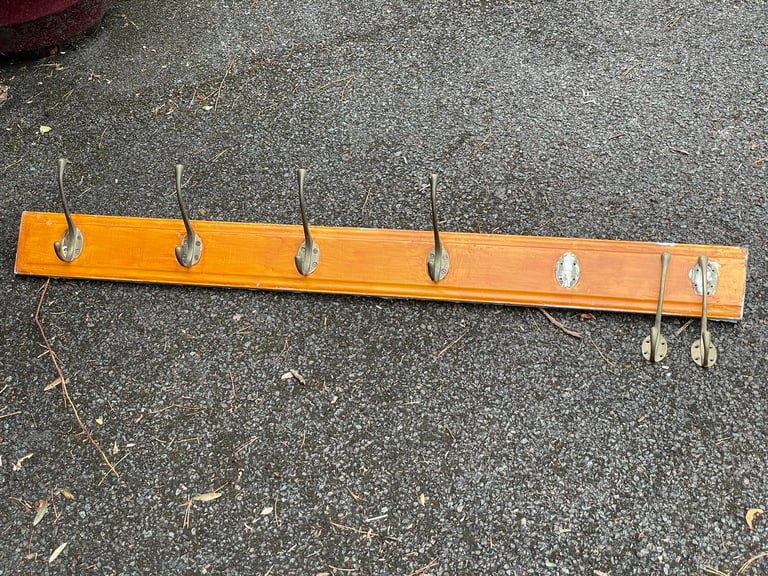 Victorian Coat Hook Wall Rack With 6 Antique Brass Hooks 