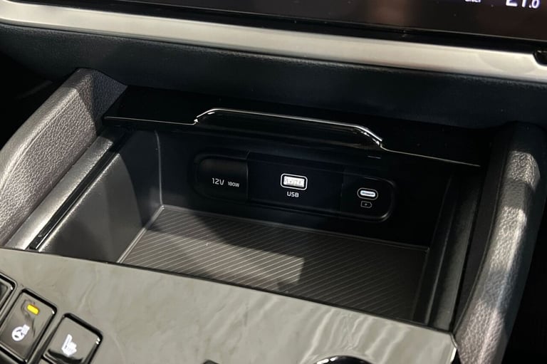 2023 73 KIA SPORTAGE 1.6 T-GDI 13.8KWH 3 SUV 5DR PETROL PLUG-IN HYBRID AUTO AWD 