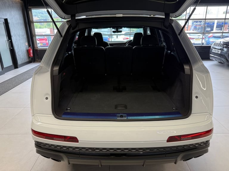 2025 Audi SQ7 4.0 TFSI V8 Black Edition SUV 5dr Petrol Tiptronic quattro Euro 6 (s/s) (50 ESTATE ...