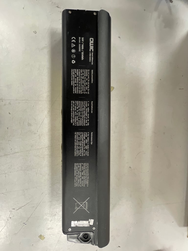 QWIC eBike Battery and Charger - USED Working 