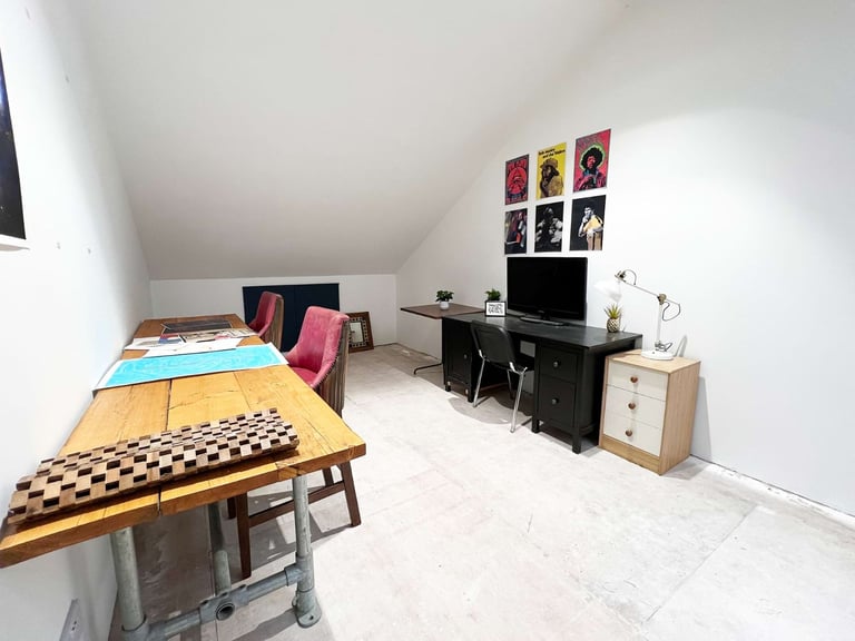 Creative Space | Office | Commercial Unit | Artist Studio In Leytonstone East London E10