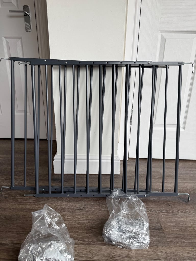 image for Dreambaby Arizona extendable fixed safety / baby gate / grey 