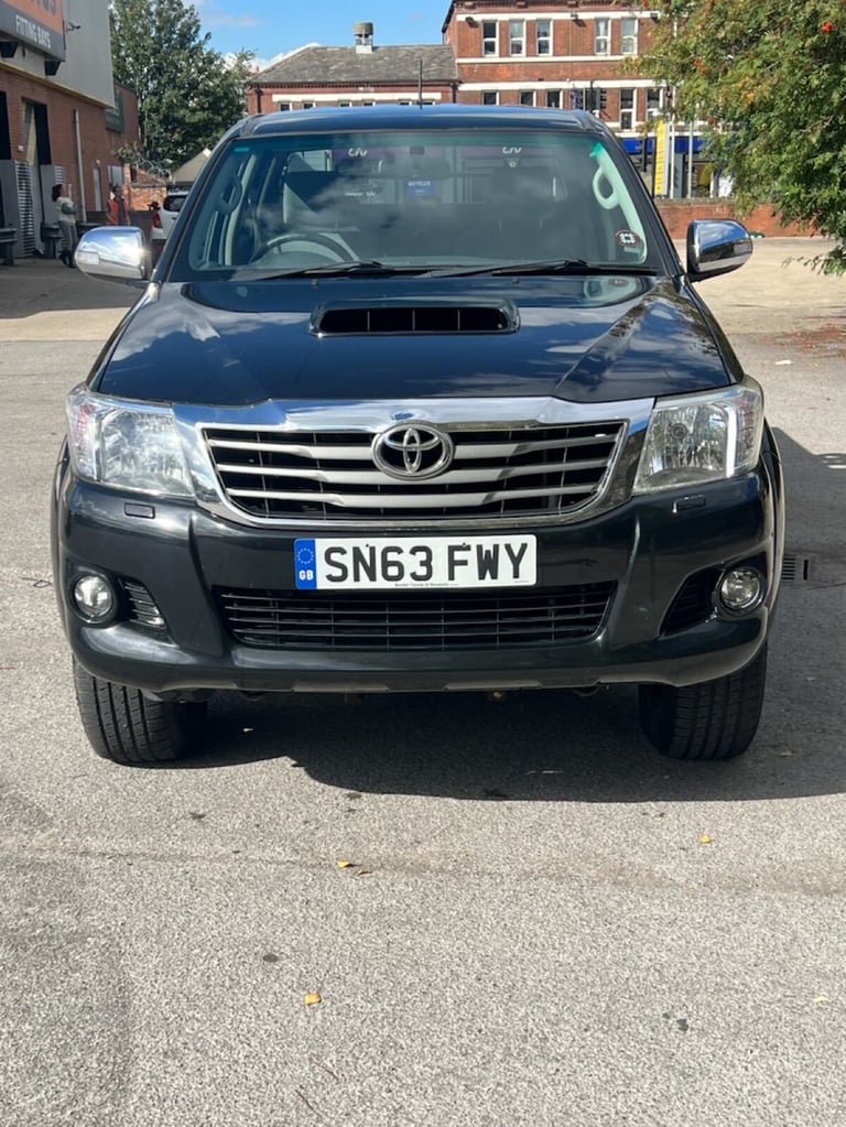 2013 Toyota Hilux 3.0 D-4D Invincible Pickup Double Cab 4dr Diesel Manual 4WD Euro 5 (171 ps) PIC...