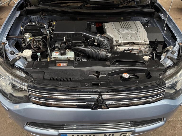 MITSUBISHI OUTLANDER 2.0 h 12kWh GX4h FULL SERVICE HISTORY MOST FROM MAIN