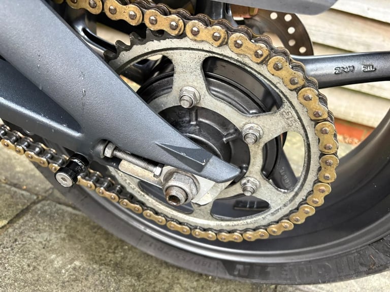 2011 // 11 Triumph Street Triple 675 £2800 Red 21813 miles.