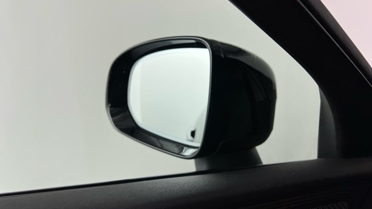 2021 Volvo XC60 B6 R-Design PRO AWD Mild Hybrid(22'Alloys, Harman Kardon, Panroof, Carplay) Estat...