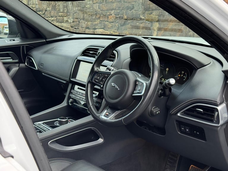 2017 Jaguar F-Pace 3.0 D300 V6 S Auto AWD Euro 6 (s/s) 5dr ESTATE Diesel Automatic