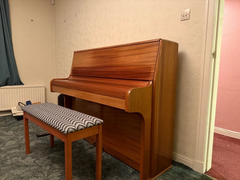 John Broadwood & Sons Upright Piano – Excellent Condition with Matching Bench