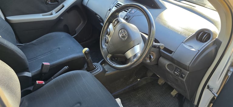 2006 Toyota Yaris 1.3 VVT-i T3 Hatchback 5dr Petrol Manual (141 g/km 85 bhp) - Image 2