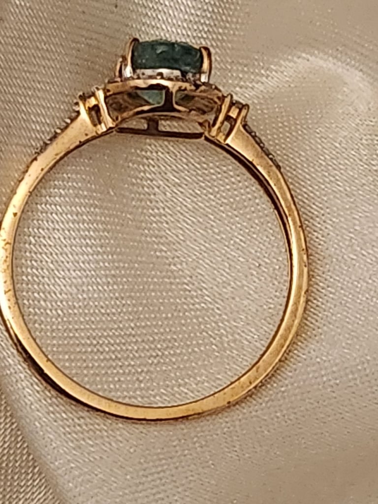 Brand New 9Ct Gold Ring Size T Kagen Zambian Emerald 8x6 New   Emerald 8x6 
