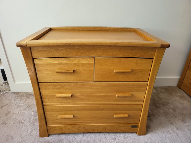 Nursery furniture set