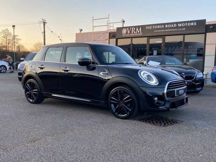 image for 2019 MINI Hatch 1.5 Cooper Sport Hatchback 5dr Petrol Manual Euro 6 (s/s) (136 ps) Hatchback Petr...