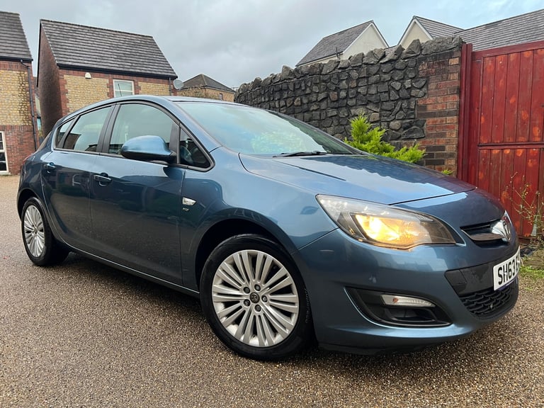 image for ***VAUXHALL ASTRA 1.4 VVT 100 BHP BLUE 2014***LOW MILEAGE 103K!***IDEAL FIRST CAR!***SWAP PX***