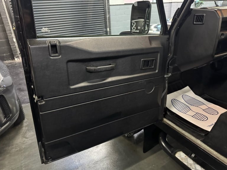 2013 63 LAND ROVER DEFENDER 90 LXV 65TH ANNIVERSARY 2.2 TDCI HARD TOP SUV 3DR DI