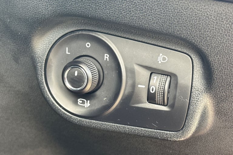 2025 MG MG ZS 106600 Hatchback Hybrid Automatic