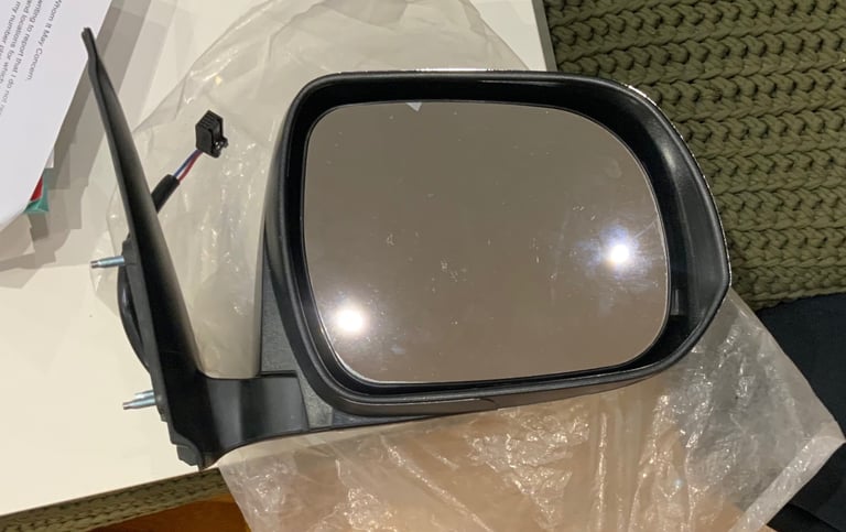 Toyota Hilux Electric Right Wing Mirror – Excellent Condition (E4023674)