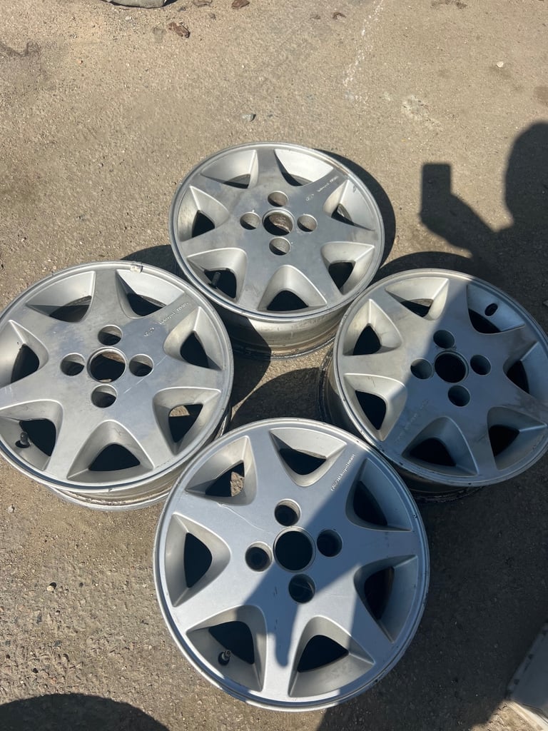 Ford Escort RS1600i wheels 