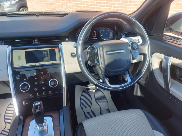 2020 70 Land Rover Discovery Sport P300e HSE R-Dynamic 1.5 Hybrid Auto PHEV