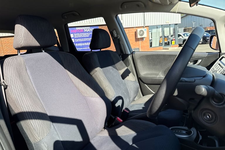 2015 Honda Jazz 1.4 i-VTEC ES Plus 5dr CVT Hatchback PETROL Automatic