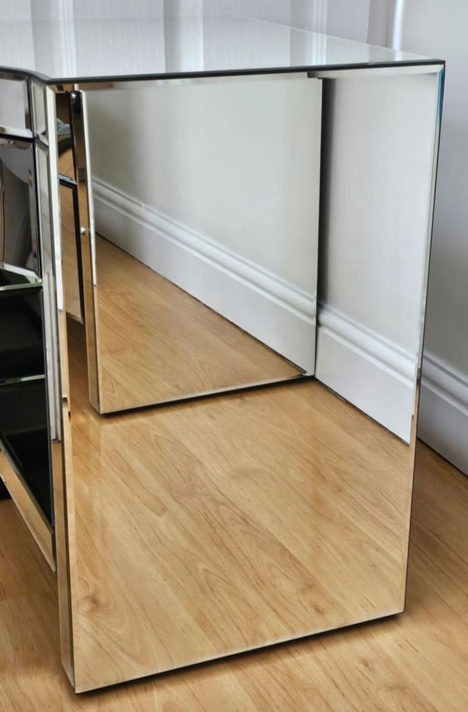 Beautiful Mirrored Bedside Cabinet - Quick Sale!