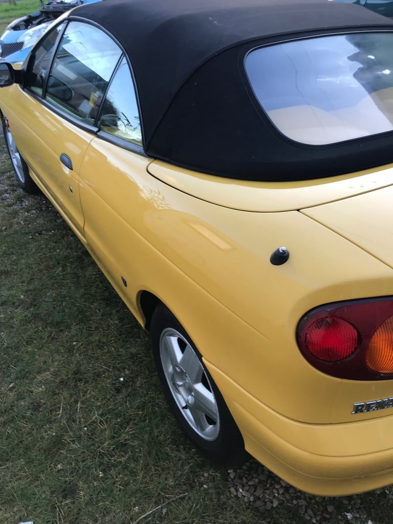 Renault, MEGANE, Convertible, 1999, Manual, 1598 (cc), 2 doors