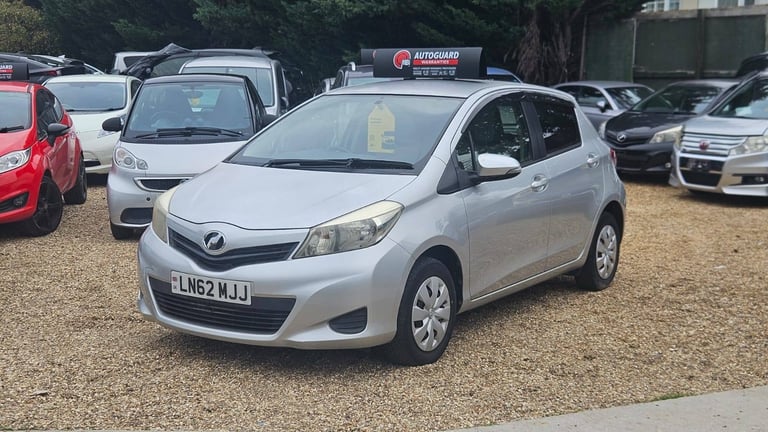2012 Toyota yaris automatic 1.3 petrol