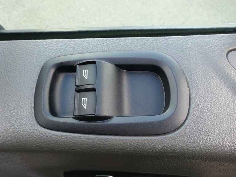 2021 Ford Transit 2.0 350 EcoBlue Leader Luton 3dr Diesel Manual FWD L4 Euro 6 (s/s) (130 ps) CHA...