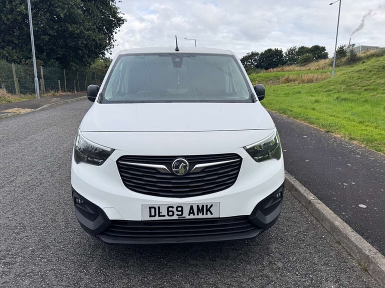 2019 Vauxhall Combo 1.5 Combo 2000 Edition S/S Auto Panel Van Diesel Automatic