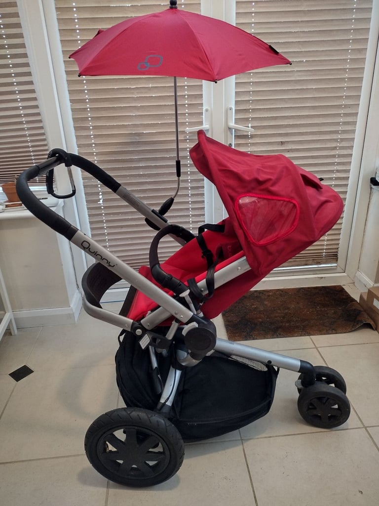 Quinny Buzz 2 in 1 pushchair and pram with foldable carrycot and full set of accessories
