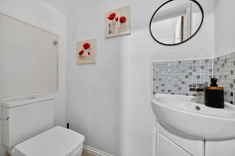 36 Nevile Rd - 4-BR House with Free Street Parking and Wi-Fi