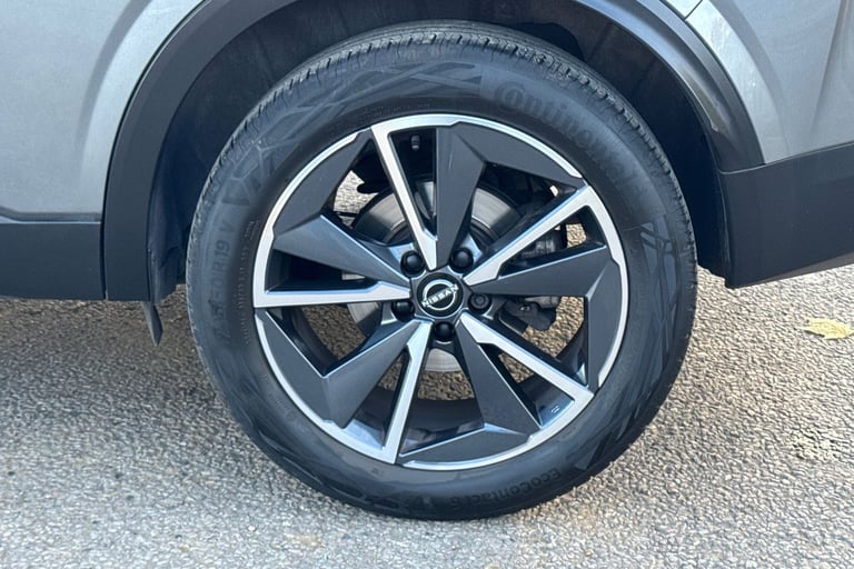 2022 Nissan Qashqai 1.3 DiG-T MH Tekna 5dr Hatchback Petrol Manual