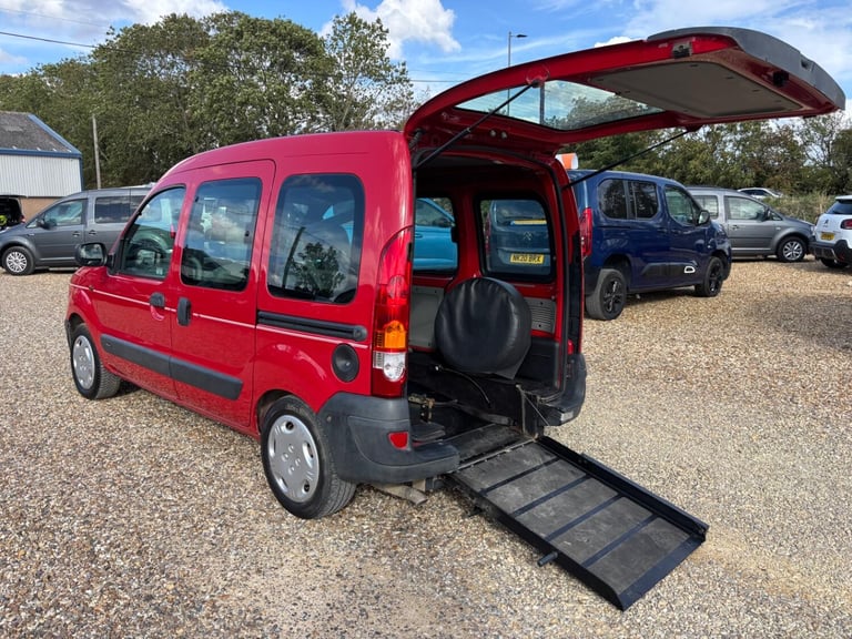 RENAULT Kangoo WHEELCHAIR ACCESSIBLE VEHICLE AUTO WAV AUTOMATIC 1.6 16v