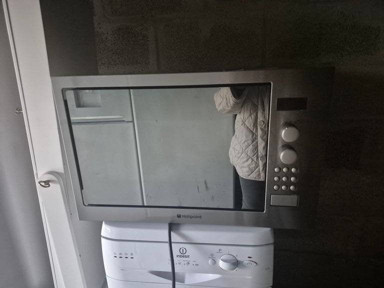 image for Hotpoint microwave 