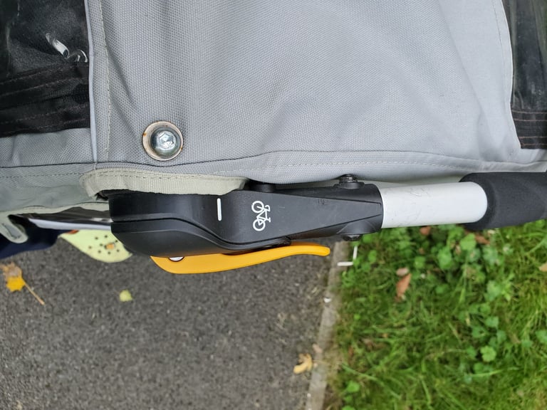 Burley D'Lite X double bike trailer
