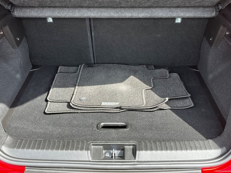 2020 Renault Captur ICONIC TCE Hatchback Petrol Manual