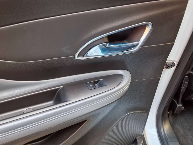 2015 Vauxhall Mokka 1.4 Mokka SE T Auto 5dr SUV Petrol Automatic