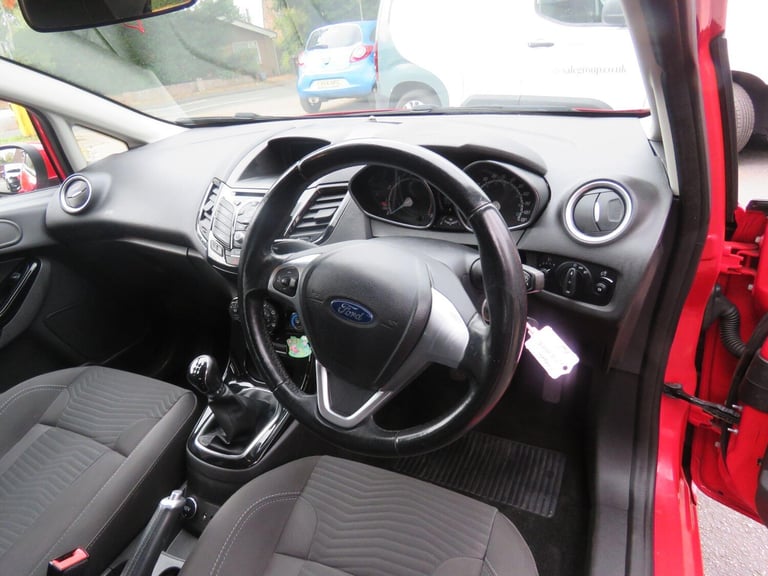 2016 Ford Fiesta 1.0T EcoBoost Zetec Euro 6 (s/s) 5dr HATCHBACK Petrol Manual