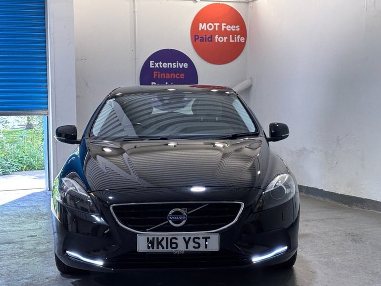 2016 16 VOLVO V40 2.0 D2 SE LUX HATCHBACK 5DR DIESEL MANUAL EURO 6 (S/S) (120 PS