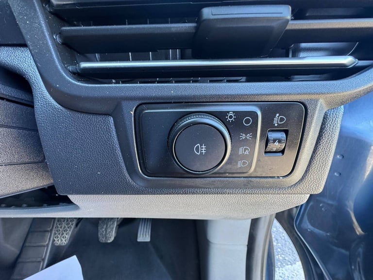 2024 Ford Transit Custom 2.0 EcoBlue 136ps L2 H1 Limited Panel Van DIESEL Manual