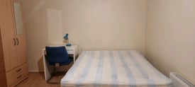 Double bedroom to let in house share at Stepney Green & Whitechapel 