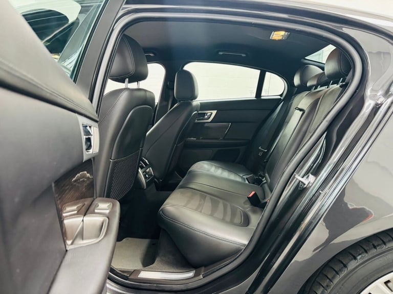 2014 Jaguar XF 2.2d [200] R-Sport 4dr Auto SALOON DIESEL Automatic