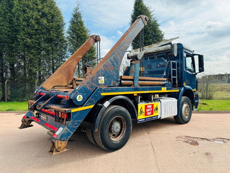 MERCEDES AROCS 1824 2014 (64) EURO 6, 18 TON SKIP LOADER, HYVALIFT EQUIPMENT