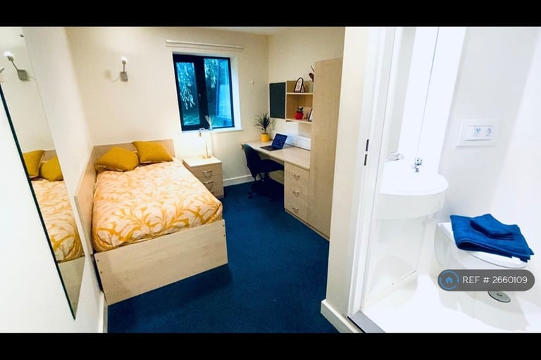 7 bedroom flat in Warwick New Road, Leamington Spa, CV32 (7 bed) (#2660109)