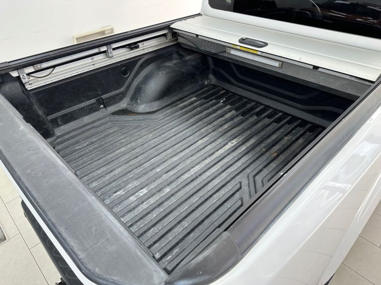 2016 Nissan Navara 2.3 dCi Tekna Pickup Double Cab 4dr Diesel Auto 4WD Euro 6 (190 ps) PICKUP Die...