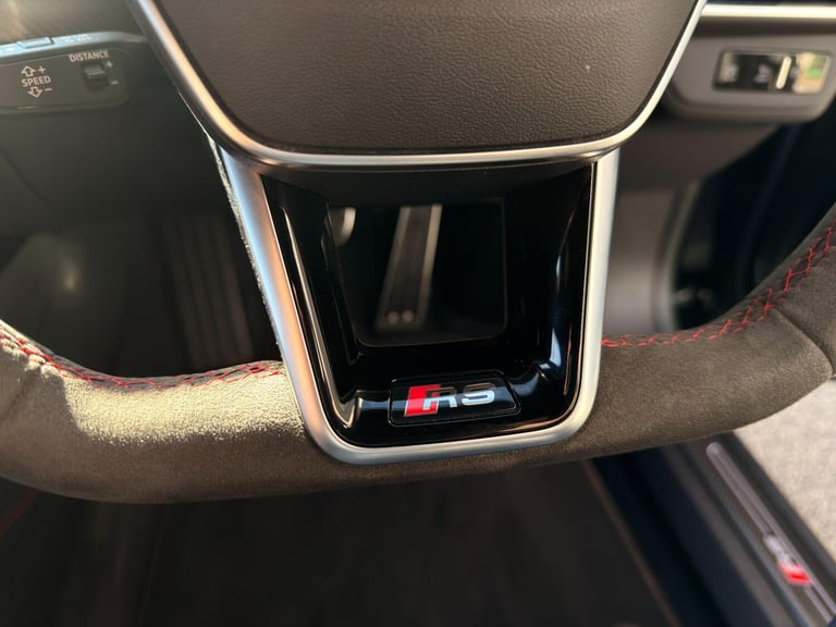 2023 Audi RS e-tron GT 93.4kWh Carbon Vorsprung Saloon 4dr Electric Auto quattro (598 ps) COUPE E...