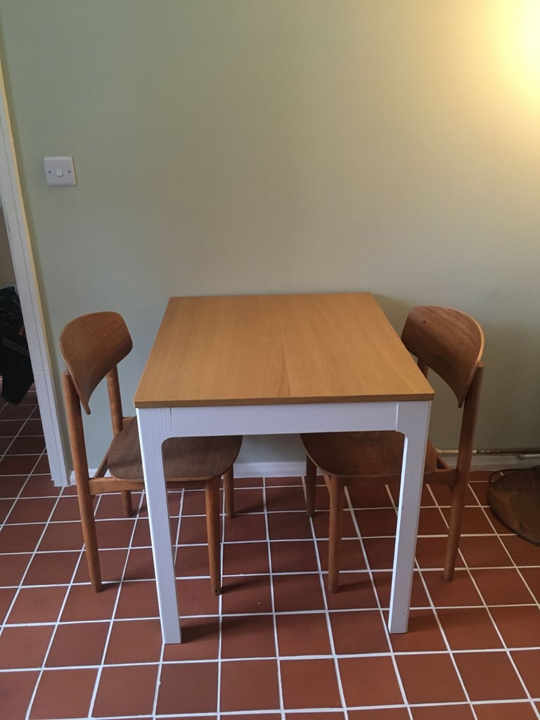 Lovely Extendable Kitchen Table (2-6 people) Ikea